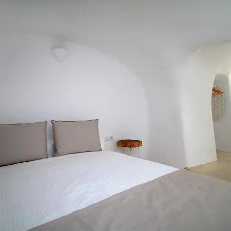 Radiant Santorini 3* Mesaria