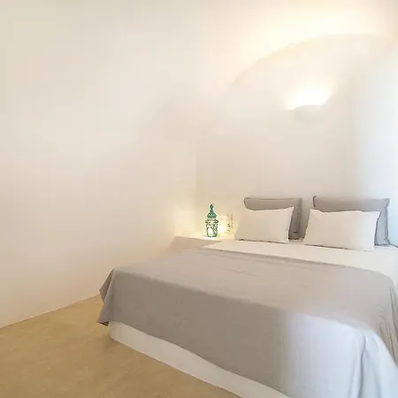 Radiant Santorini Apartahotel 3*