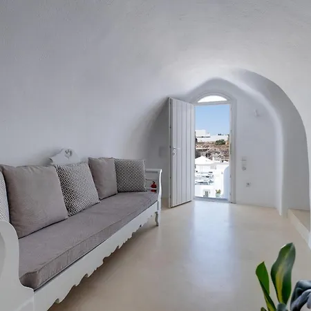 Radiant Santorini Apartahotel