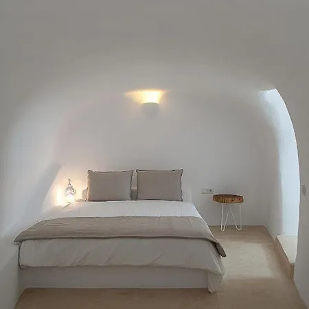 Radiant Santorini Apartahotel