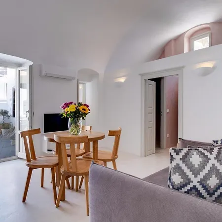 Radiant Santorini 3*