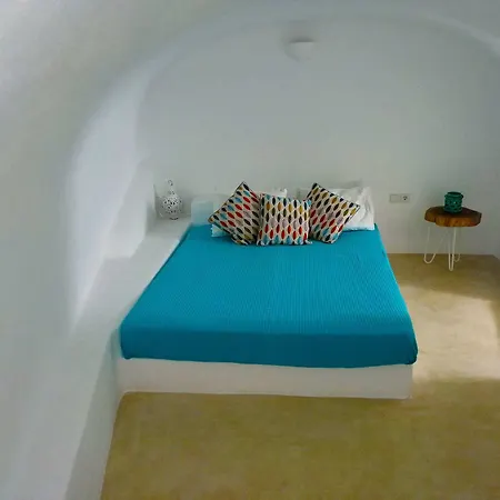 Radiant Santorini 3* Mesaria